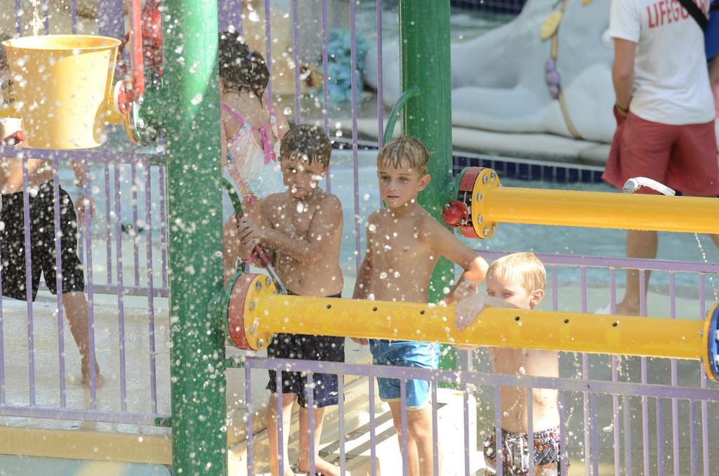 Big Splash Adventure Hotel And Indoor Water Park 弗伦奇利克 外观 照片